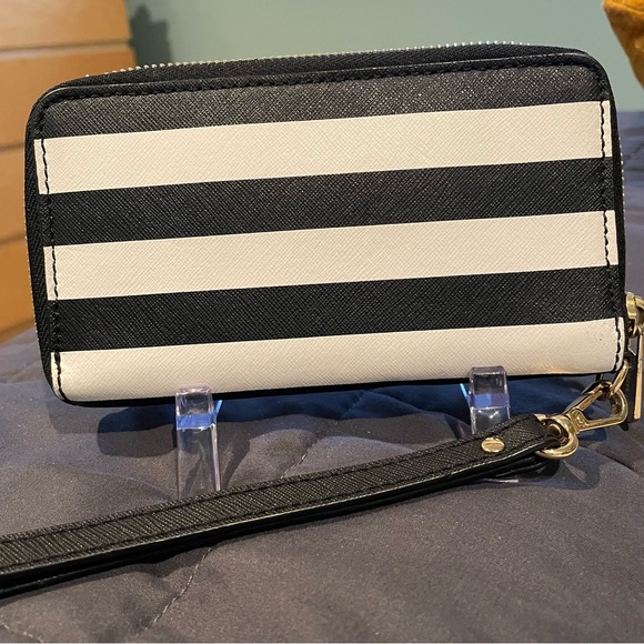 Michael Kors Black and White Striped Clutch with Zip Around Wallet… NWOT - Picture 8 of 10